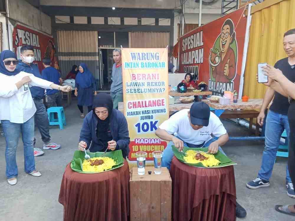 Warung Intan Barokah Cari Pemenang Challange Makan Nasi Kuning Jumbo